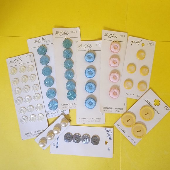 Vintage Mother of Pearl Buttons on Original Cards Blue, Pink, Yellow, Pearl 🧵🪡 - Picture 1 of 16
